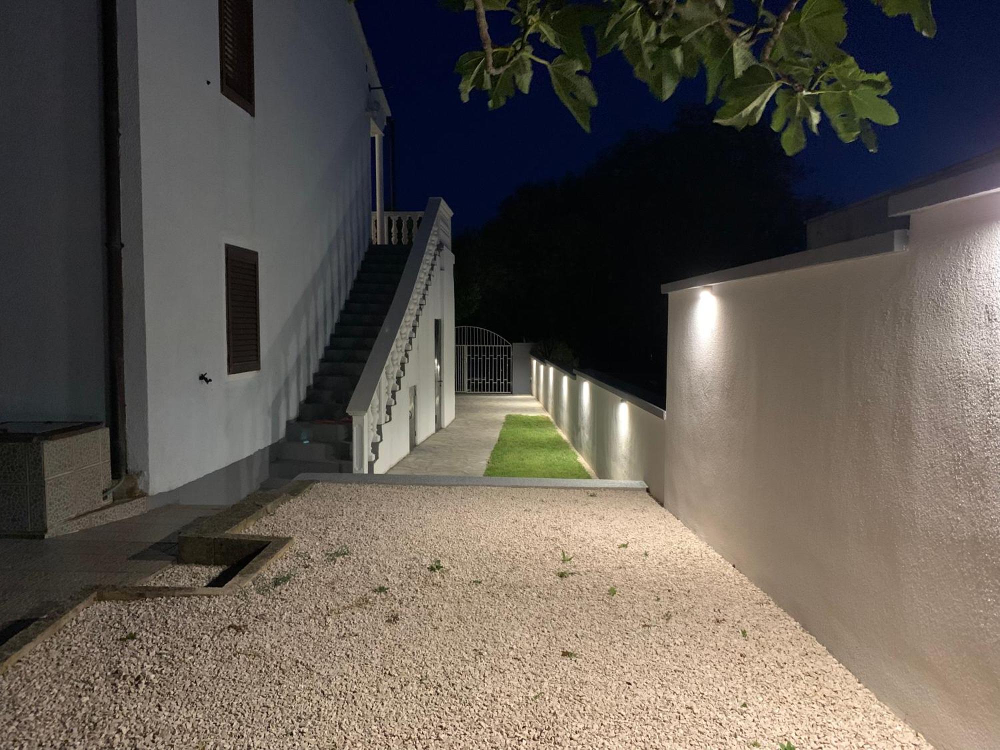 Apartmani Antonela 塞利讷 外观 照片